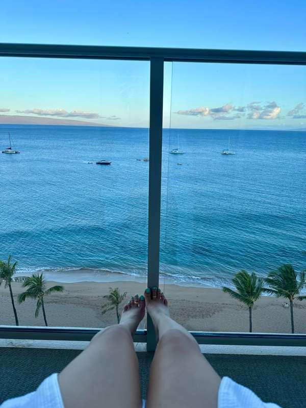 pretty feet in Maui