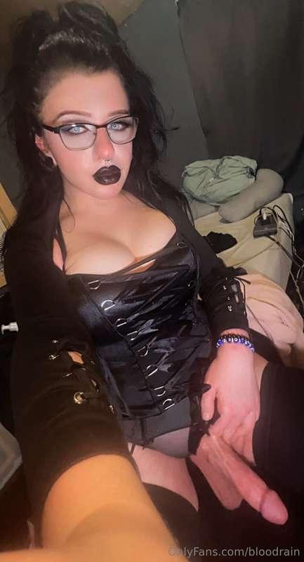 Kiss from my black lips to my big dick 😈This wasn’t my favor..