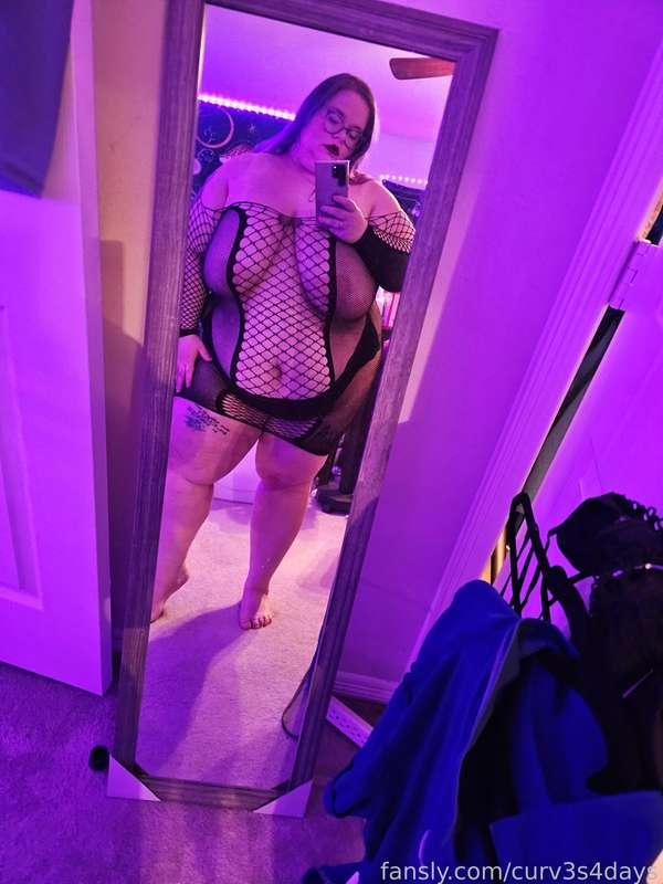 #bbw #ssbbw #fishnet

Would you rip it off me or leave it on