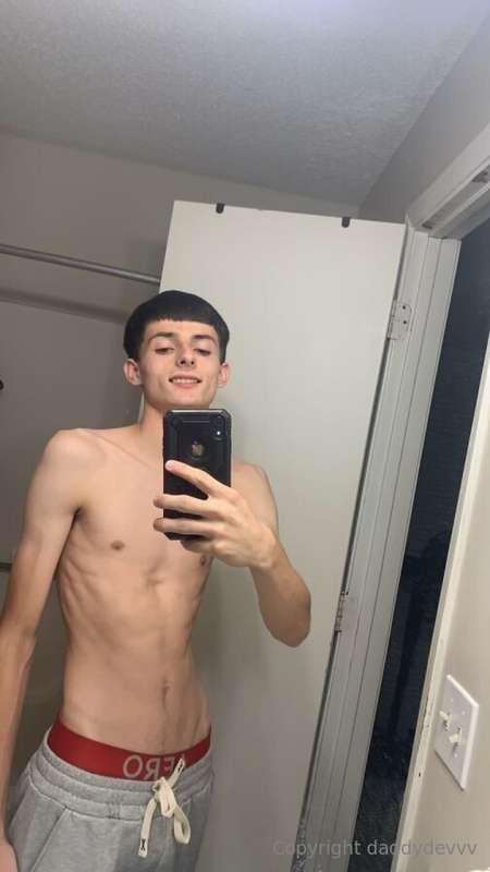 MY BROTHER JUST MADE AN ACCOUNT GO FOLLLOW!!! @twinkalexxx @..