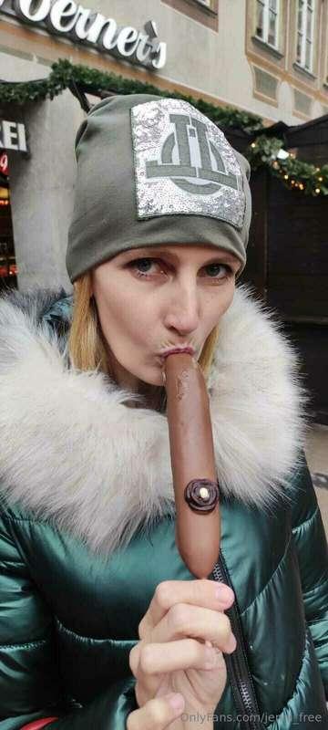 I really enjoy christmas time ... I'm thinking to you my fan..