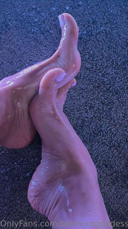 Arched feet for you babes