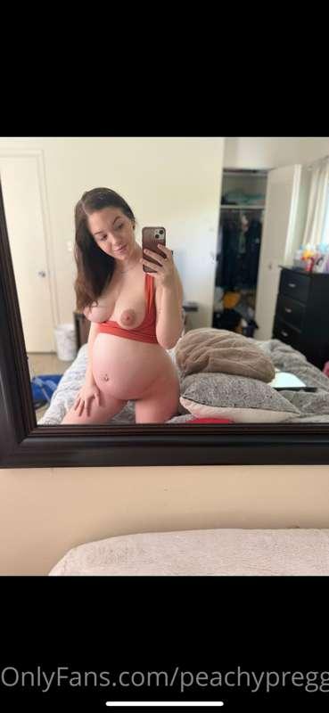 peachypreggo image #2