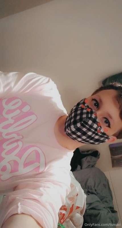 Dropping a few of my more sfw pics for you all to enjoy and ..