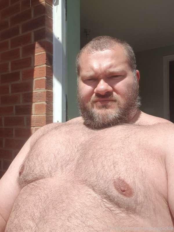 Trying to get a tan😂 very sweaty