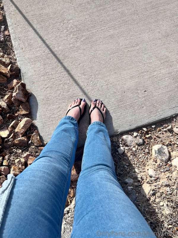 New year’s toes 😉 My legs are long so I always have to zoom..