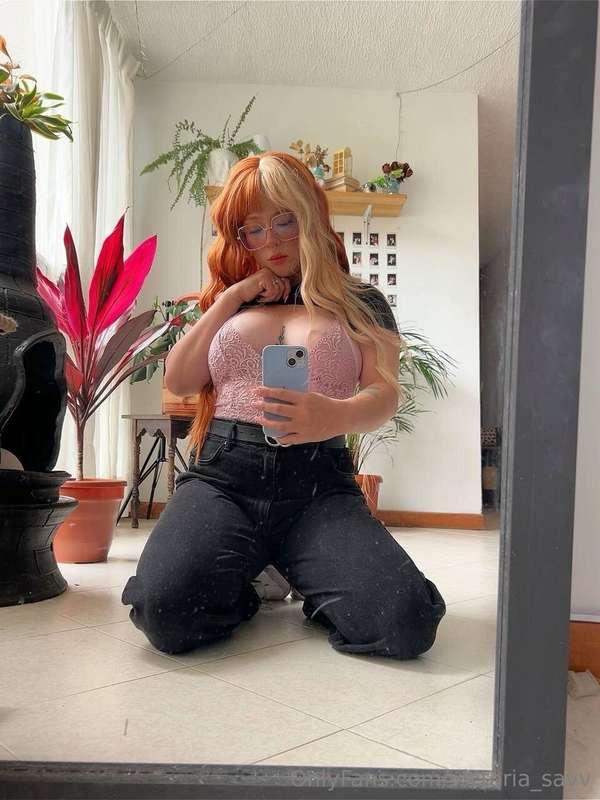 Waiting for you in my DMs, babe 😘