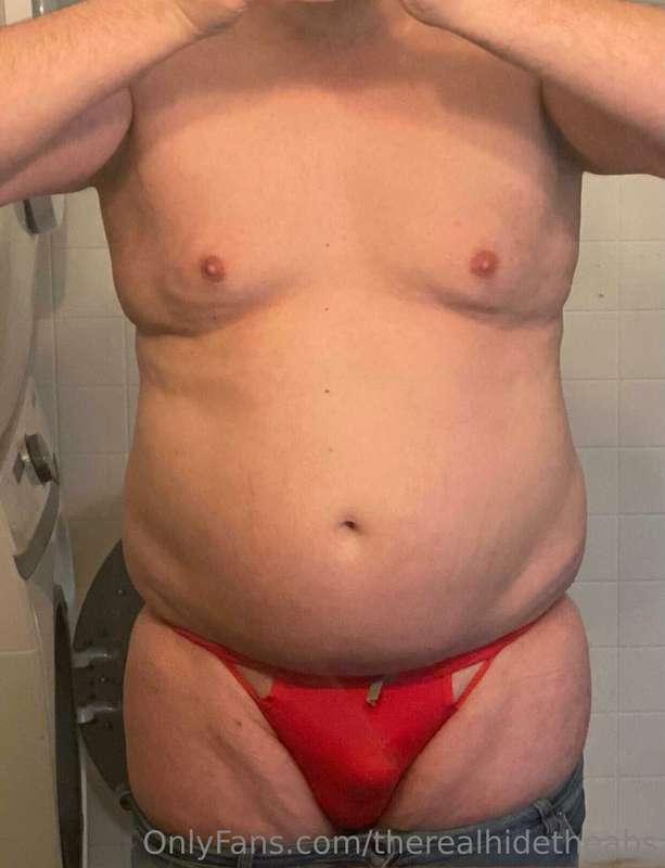 Loving the way my body is taking shape as I gain. This is me..