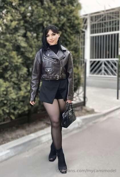 Hi there ! 💬✨ I’m Sophie @sophie.cutie — the kind of girl wh..