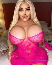 I'd stare too 🍒