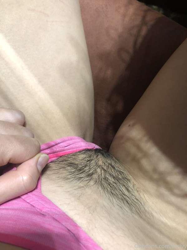 Showing my bush at the dinner table ☺️