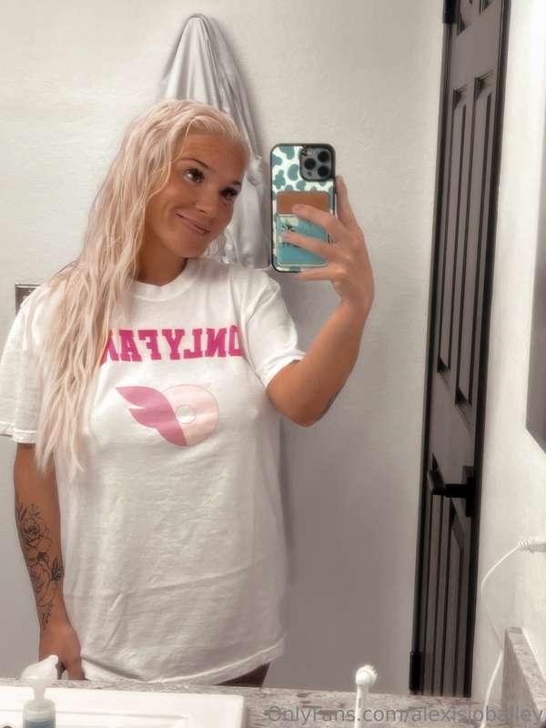 sub to my VIP to see videos of my creamy cunt right on the f..