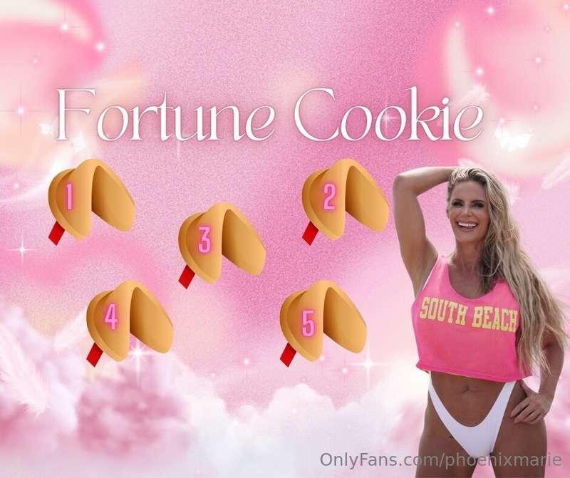 Crack me open and find out what your fortune tastes like… 🍪💋..