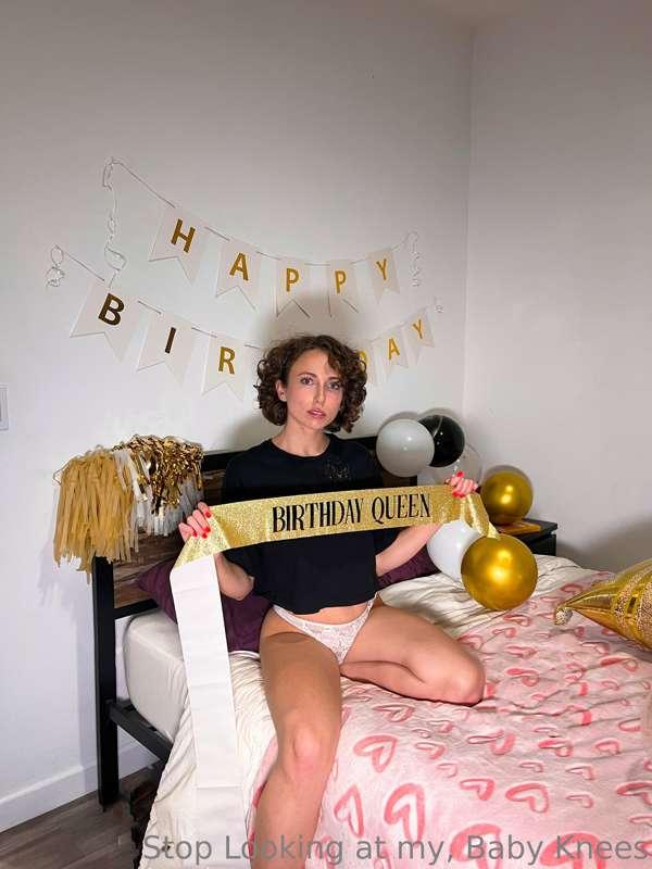 Happy Birthdayyy....to me :) and anyone else whose Birthday ..