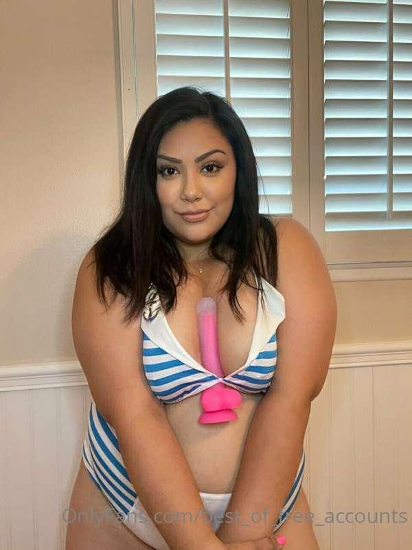 ## My friend @missroxyray is ready to get down & dirty with ..