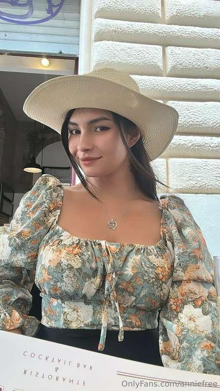 The gentle art of captivating. Am I succeeding? 💖 captivatin..