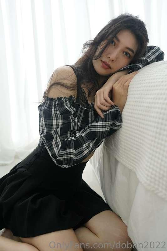 Do you think she's cute? She once to be the prettiest girl i..