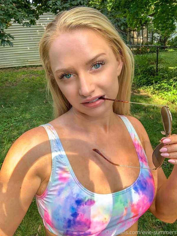 Tempting Tuesday 😈 what can I do for YOU tonight? 
TIP if yo..
