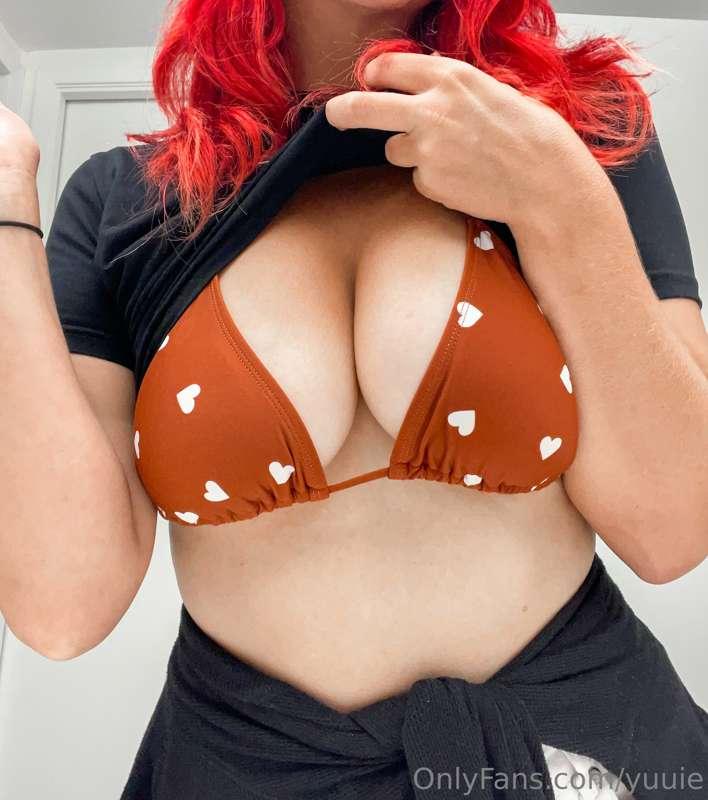 Enjoying my vacation I’ll be back on Tuesday 🥰🏝️
