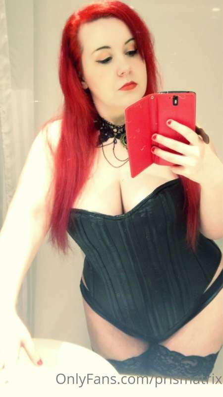 Leather boned corset for you this fine and sunny Wednesday e..