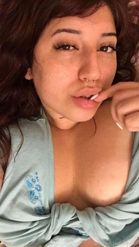 U would like kiss my lips 💋