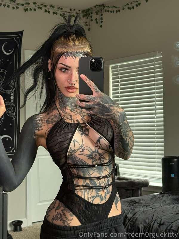 how horny do i make you 🤭