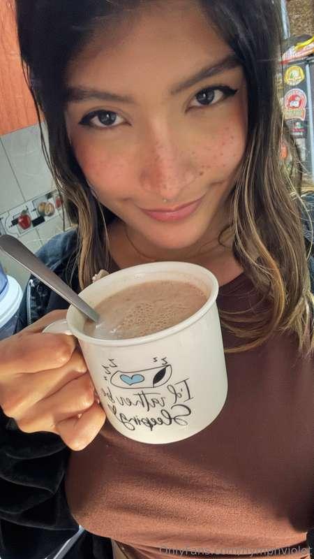 I love coffee with milk, but with lots of milk... I love mil..