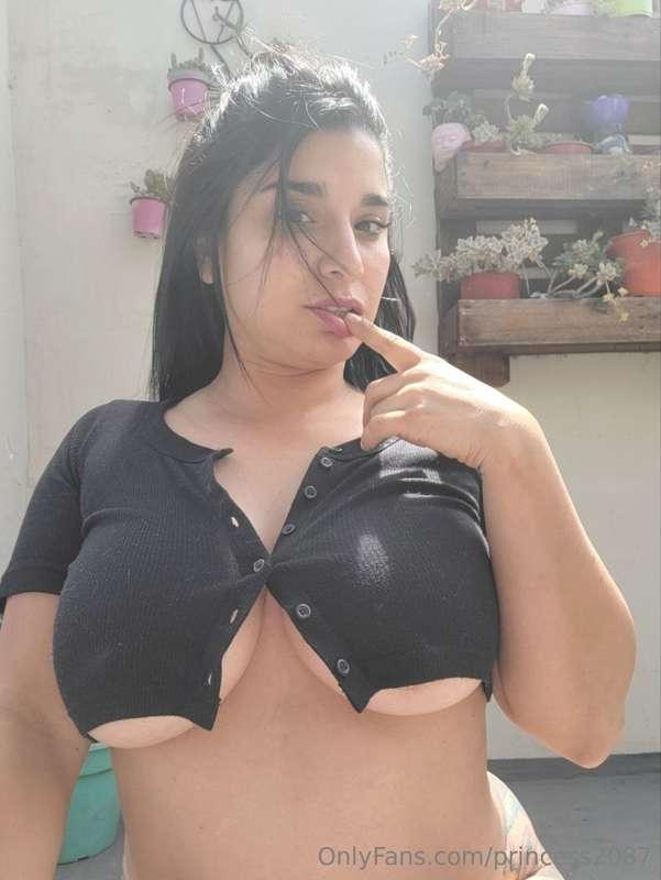 ## @nannuboop  🎈🎈

subscribe for free🎈🎈
your favorite busty ..