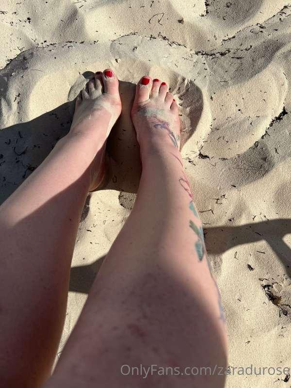 Feet in the sand 🏖🏖