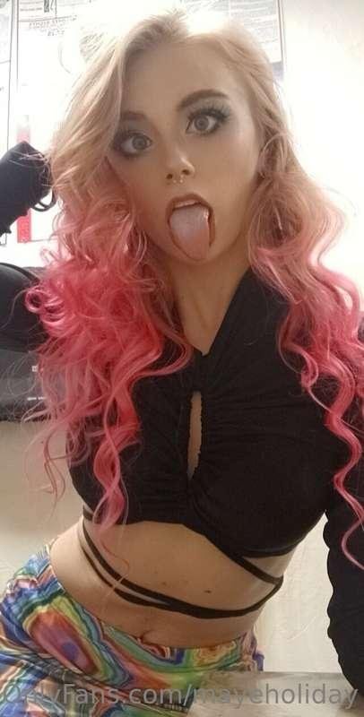 Selfies Before Showtime 🖤