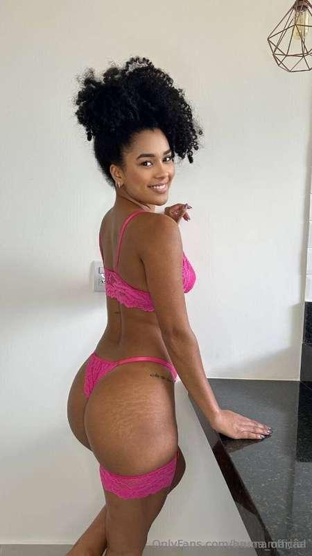 🍫 I @bruna_official am a chocolate dream ready to melt your ..