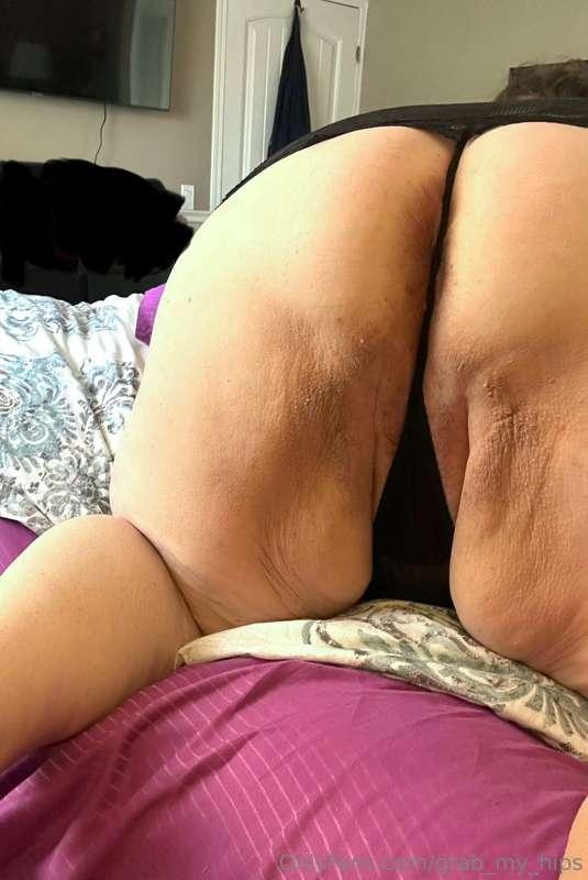 Unlock to pull that thong to the side… 😈 
Are you ramming yo..