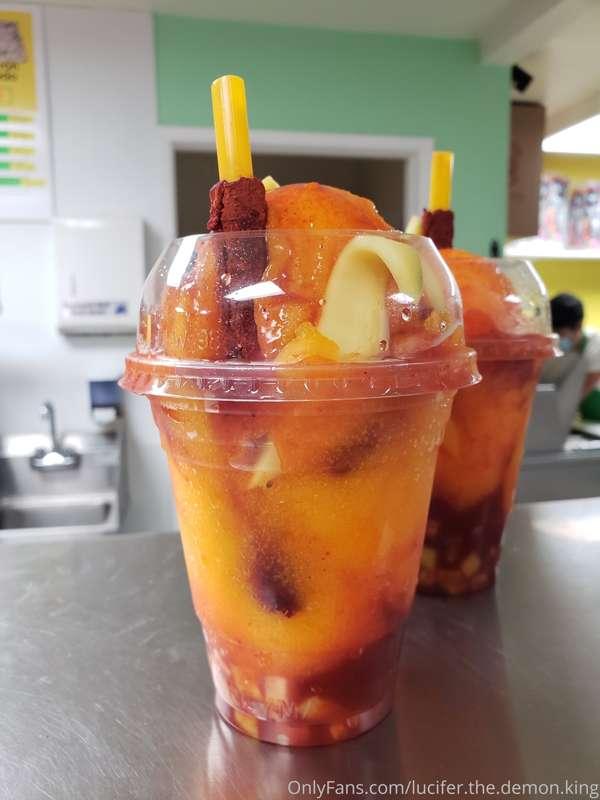 Do you guys like mangoniadas??