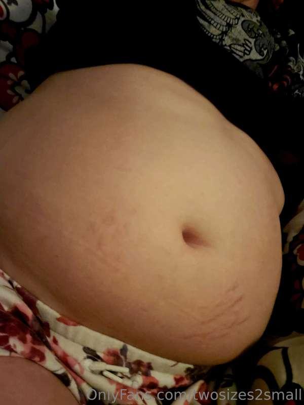 I spy with my little eye.....a couple-a new stretchies peeki..