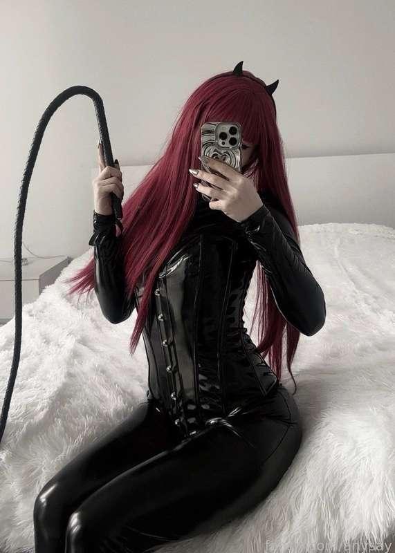 Bark for me! 🖤🖤




#fyp #succubus #latex #sexy