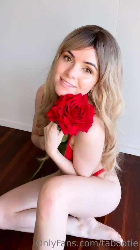 Apparently rose petals taste like Turkish delight 🌹 

Gunna ..