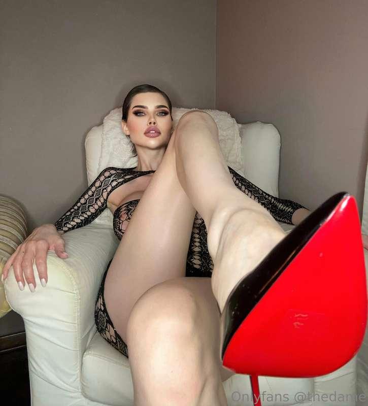 For all my louboutin lovers 😘👠