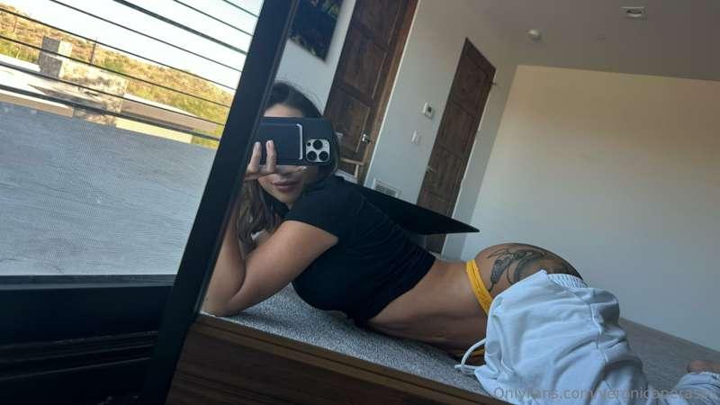 I want you to draw me like one of your French girls 💛 

Name..