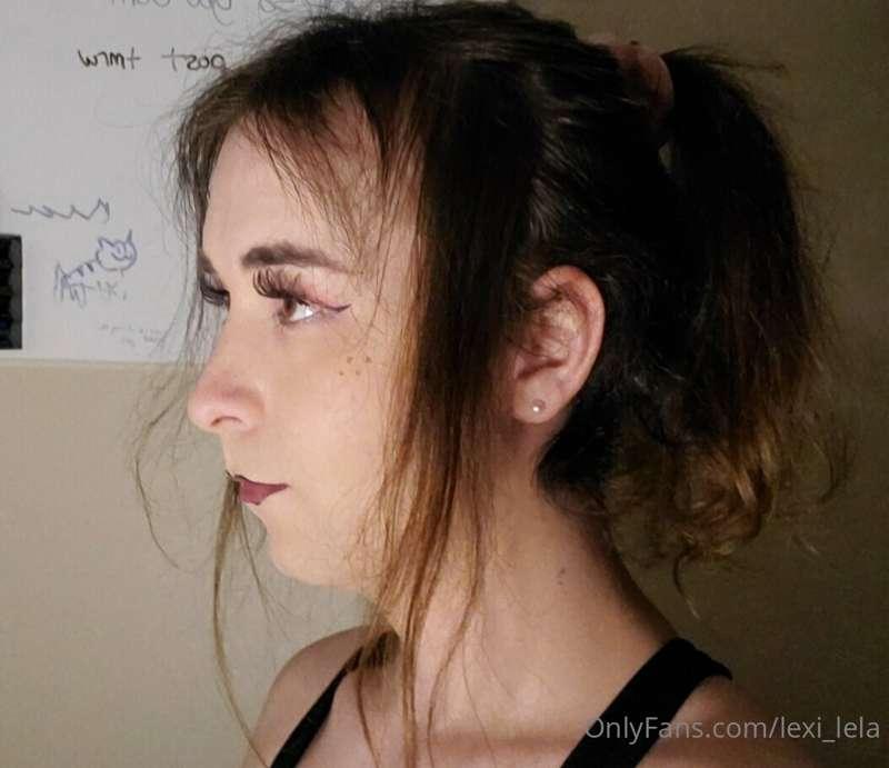 Call me a pretty girl and ill literally melt 🥺💜