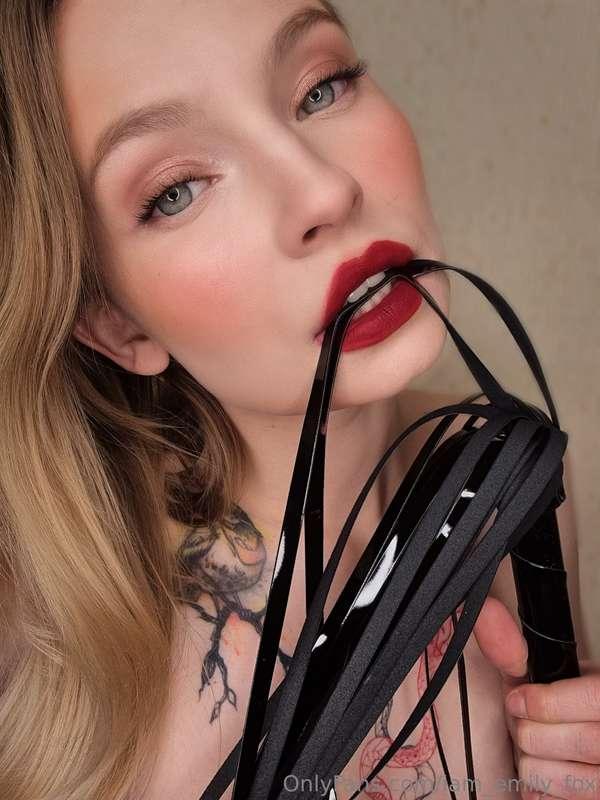 Tonight promises to be an unusual evening..... 🔥

 In my han..