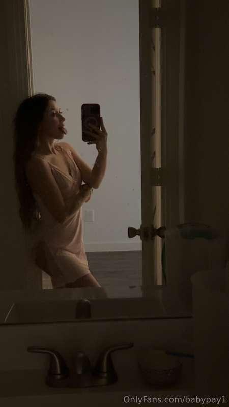 Do you like me in a dress?❤️ if yes💋
