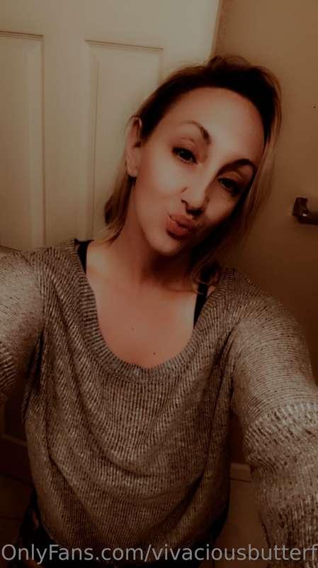 Mmmmmmm…. It’s time for bed…. So I wash my face. Then join h..