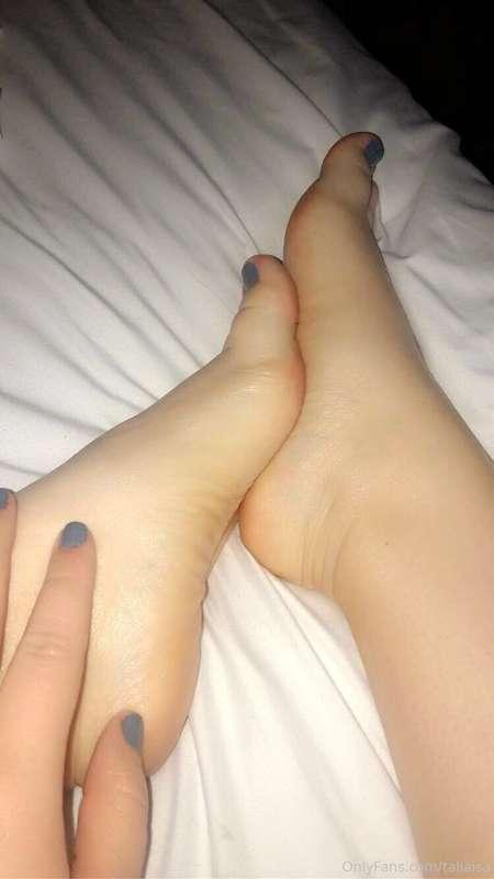 how do you feel about feet? 👀