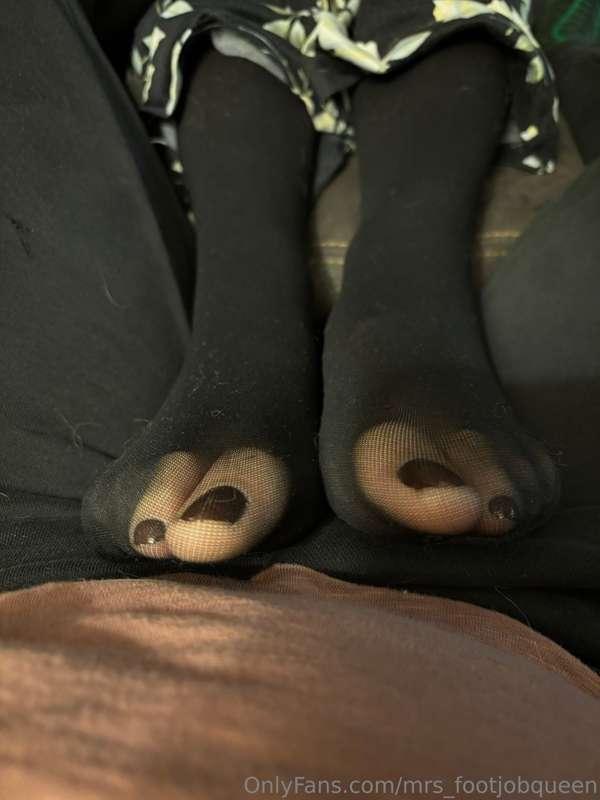 mrs_footjobqueen image #0