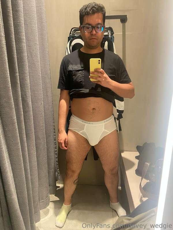 having some fun in the fitting room 😜😜