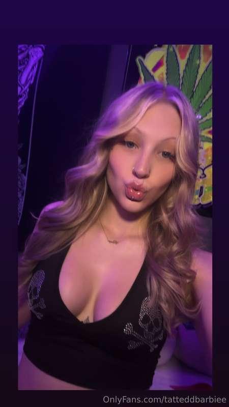 I always look better in black ;)