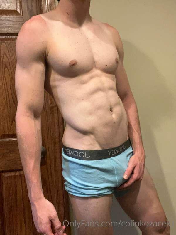 Watch me try on my new underwear https://onlyfans.com/colink..