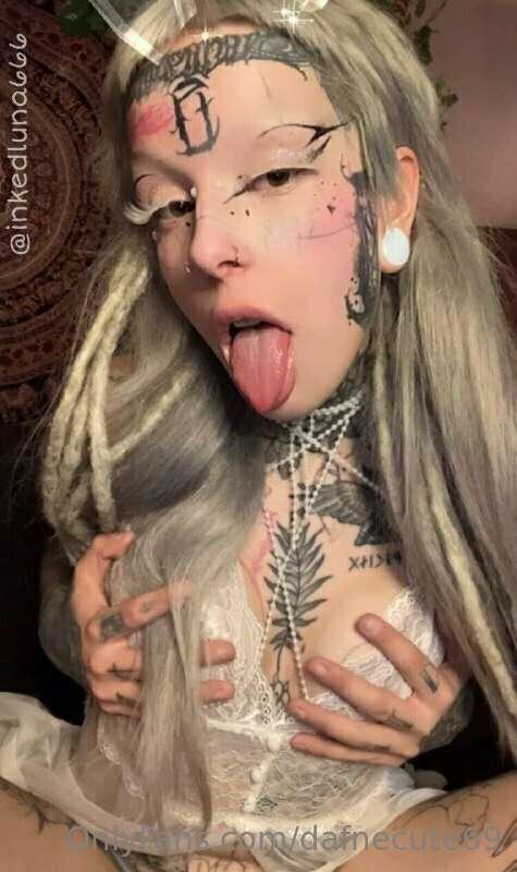 ## ᴄᴜᴛᴇ ᴀɴᴅ ꜱᴜʙᴍɪꜱꜱɪᴠᴇ ᴋɪᴛᴛᴇɴ 🐱 @inkedluna666 🎀
💋 I am very ..