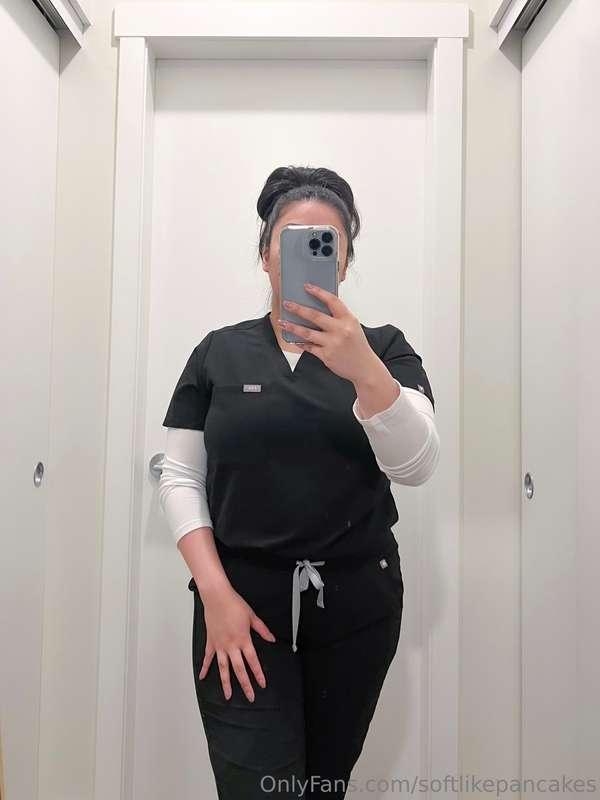How has your week been going? 🥰  ( swipe to undress me ) 😘