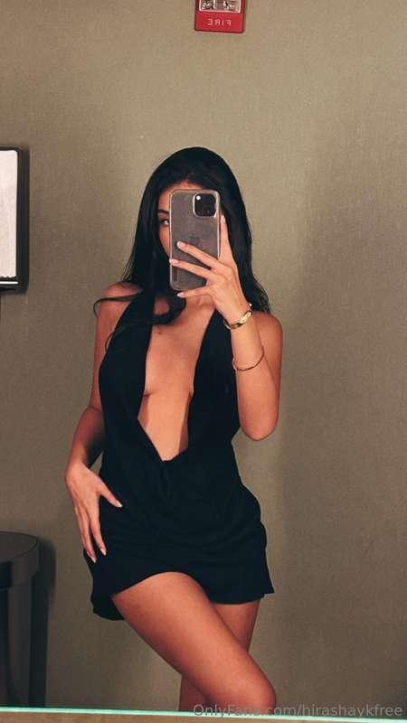 Who doesn't love short black dresses 🖤